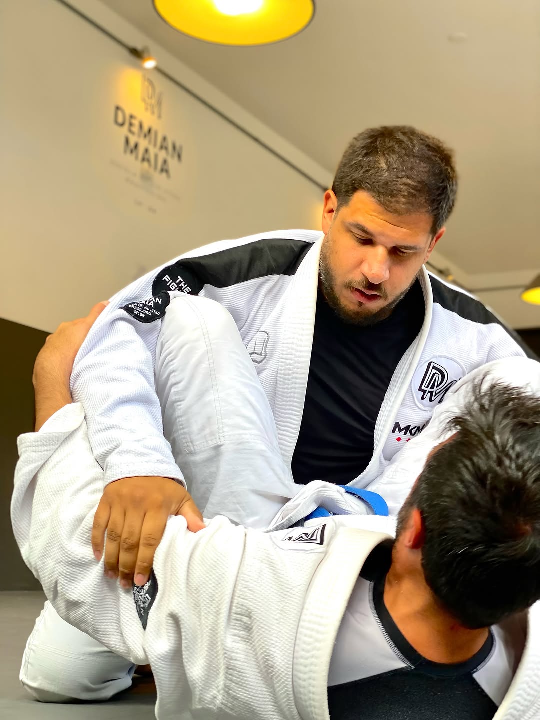 Turma de adultos da Escola Demian Maia